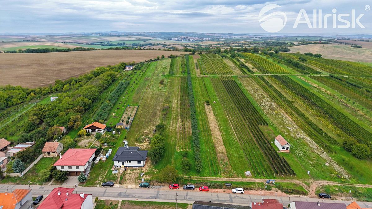 Prodej stavebního pozemku 1865 m² – fotografie 3