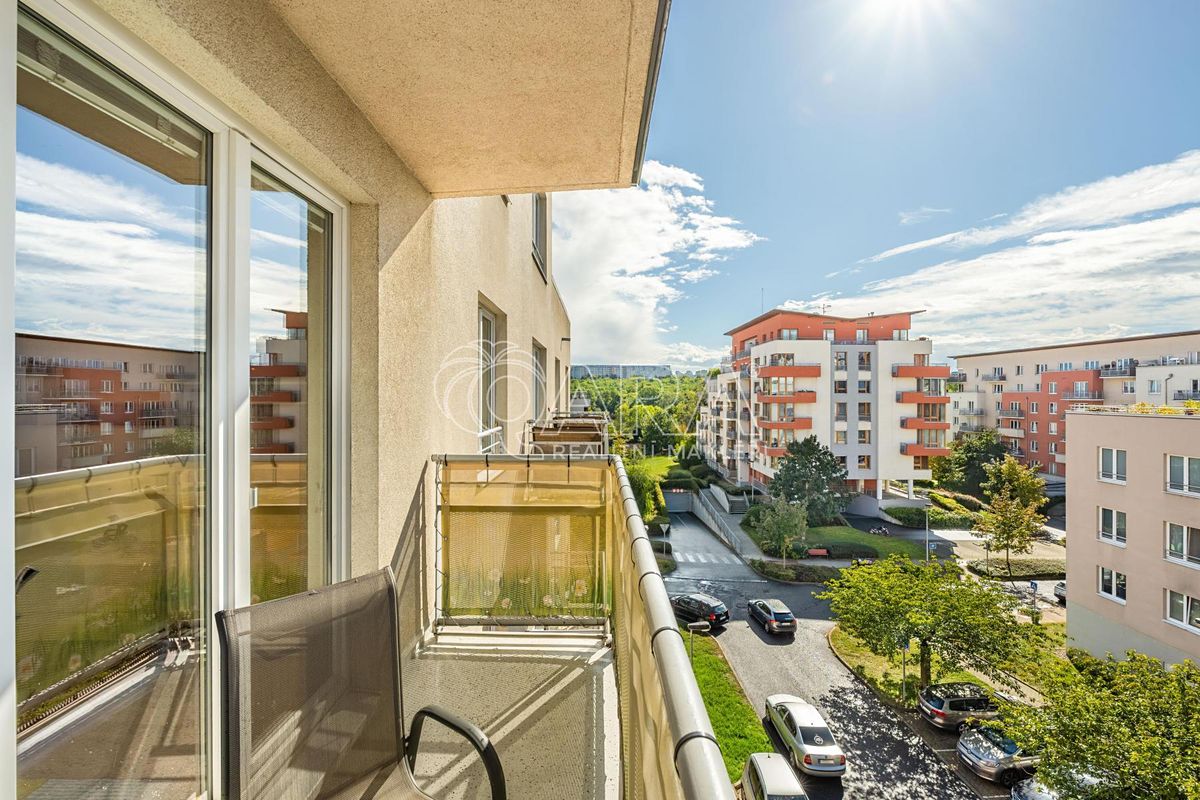 Pronájem bytu 2+kk 53 m² – fotografie 3