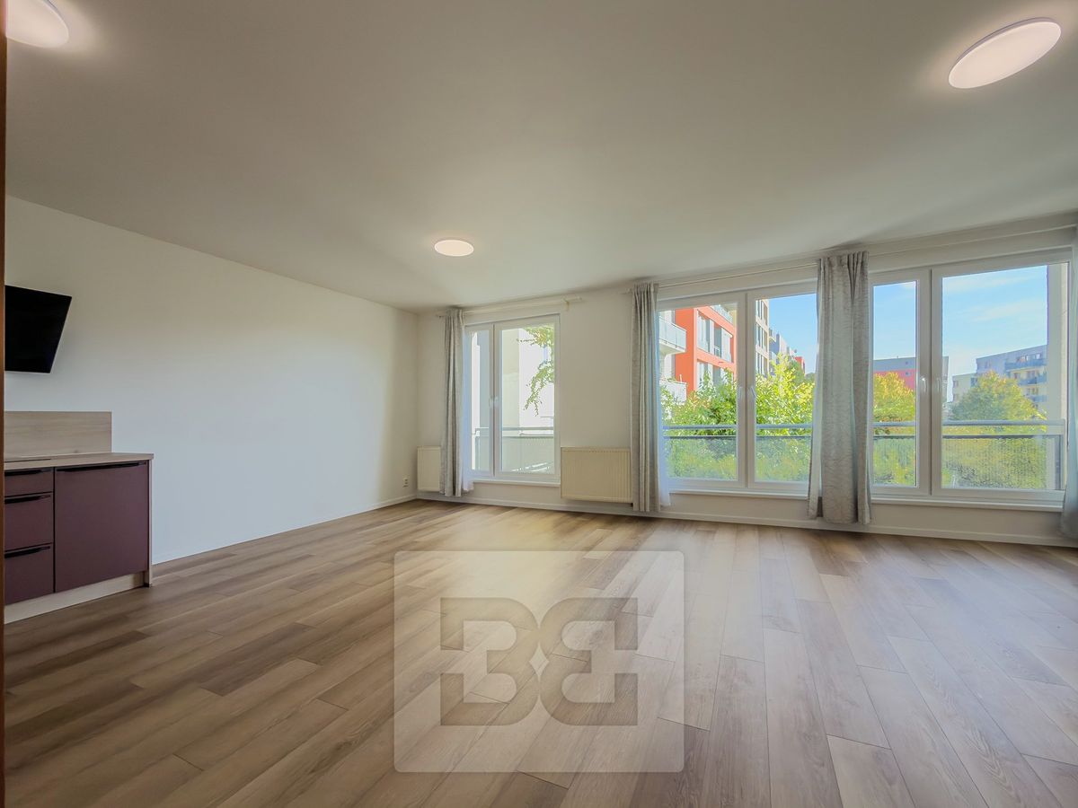 Pronájem bytu 3+kk 89 m²
