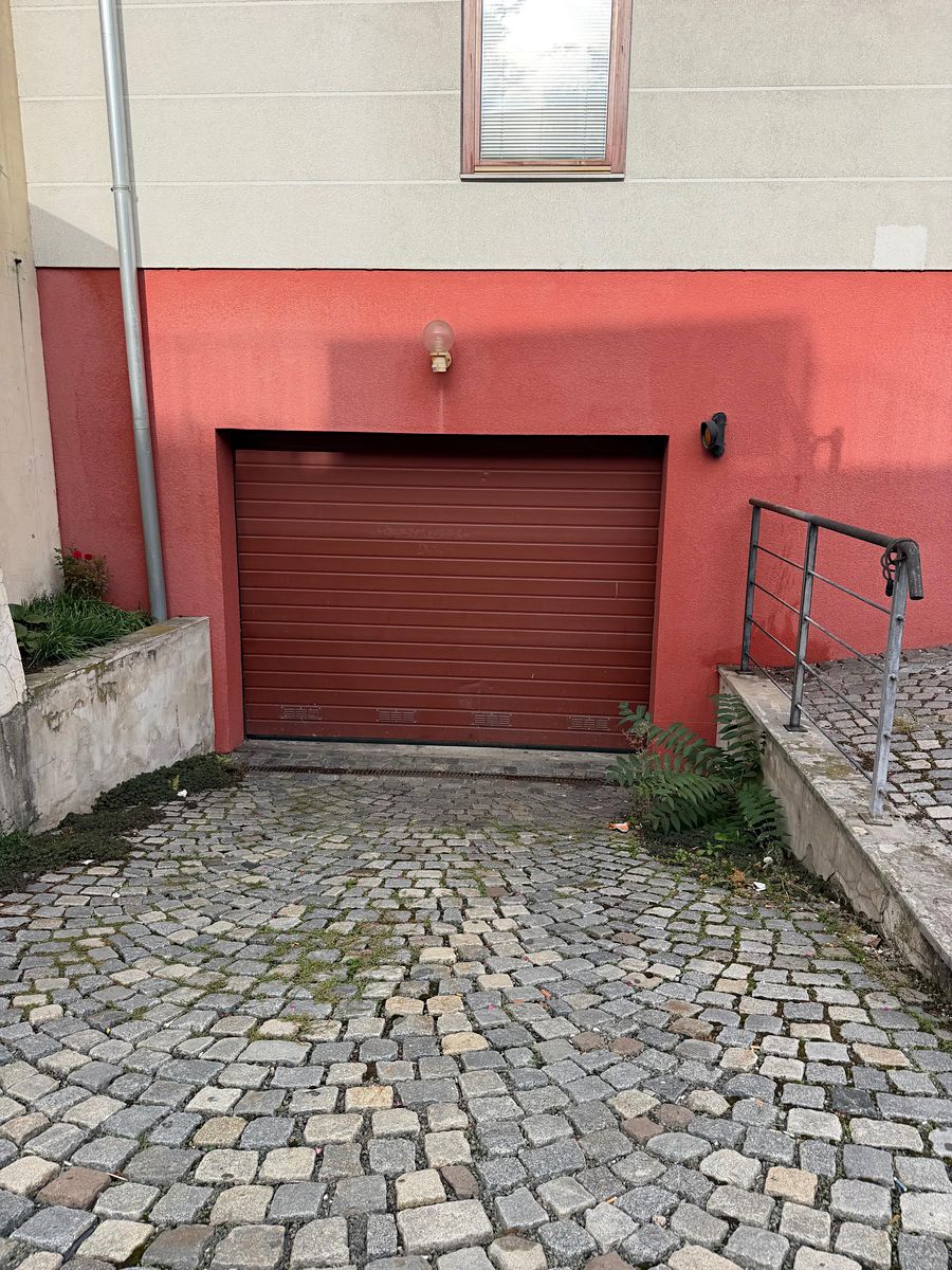 Pronájem garážového stání 15 m² – fotografie 3