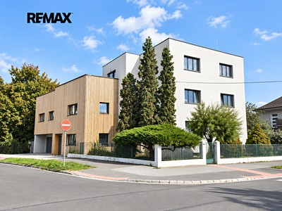 Pronájem komerčního prostoru, 110 m² (2 z 30)