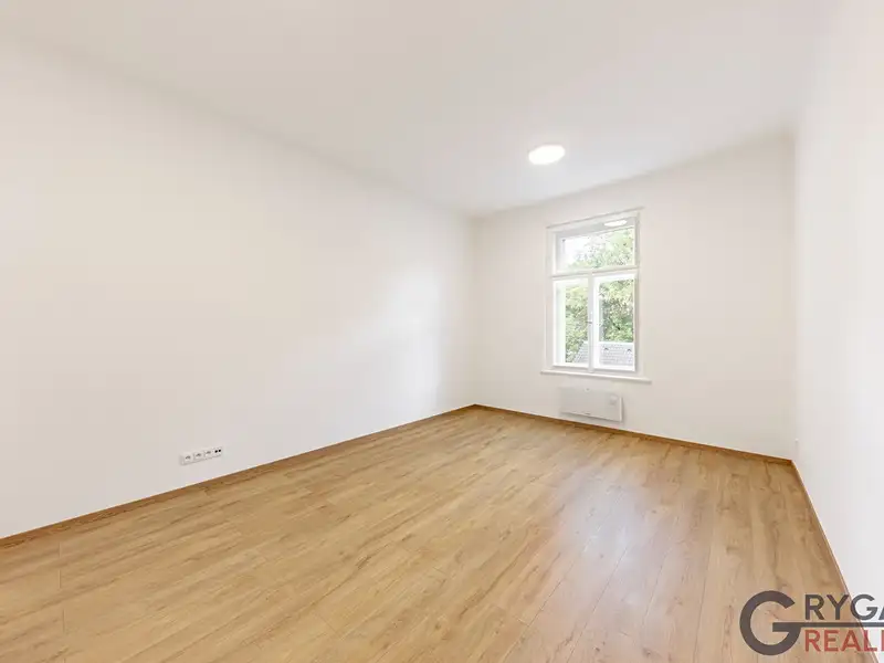 Prodej bytu 1+1 49 m², Praha – náhled fotky 1