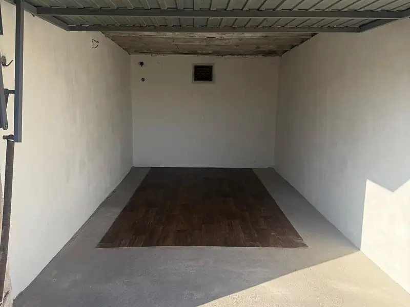 Pronájem garáže 18 m², Hradec Králové – náhled fotky 3