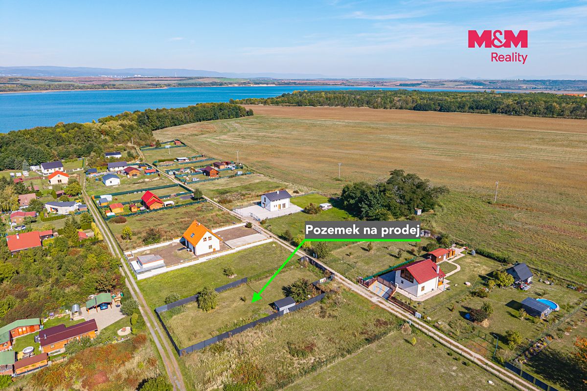 Prodej stavebního pozemku 943 m² – fotografie 2