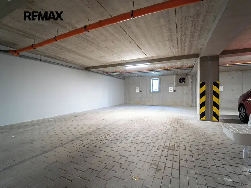 Prodej garážového stání 31 m², Kolín – náhled fotky 2