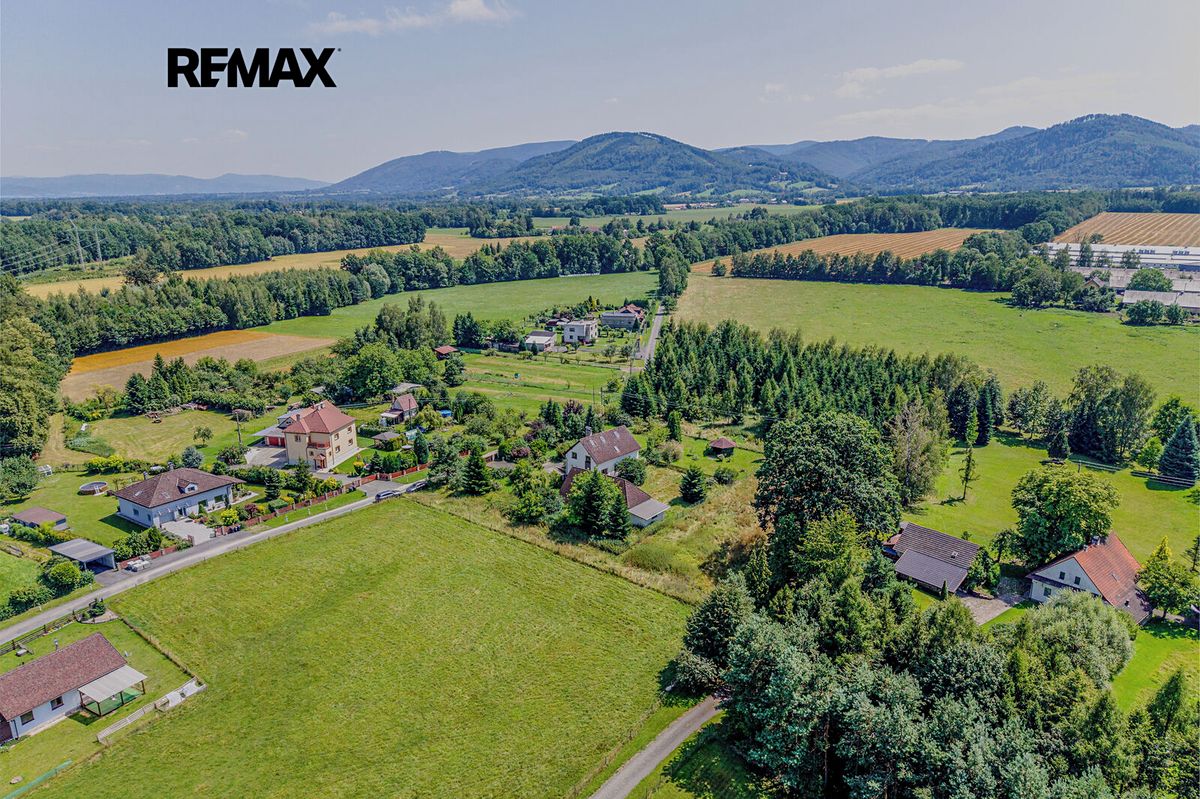 Prodej stavebního pozemku 2064 m² – fotografie 2