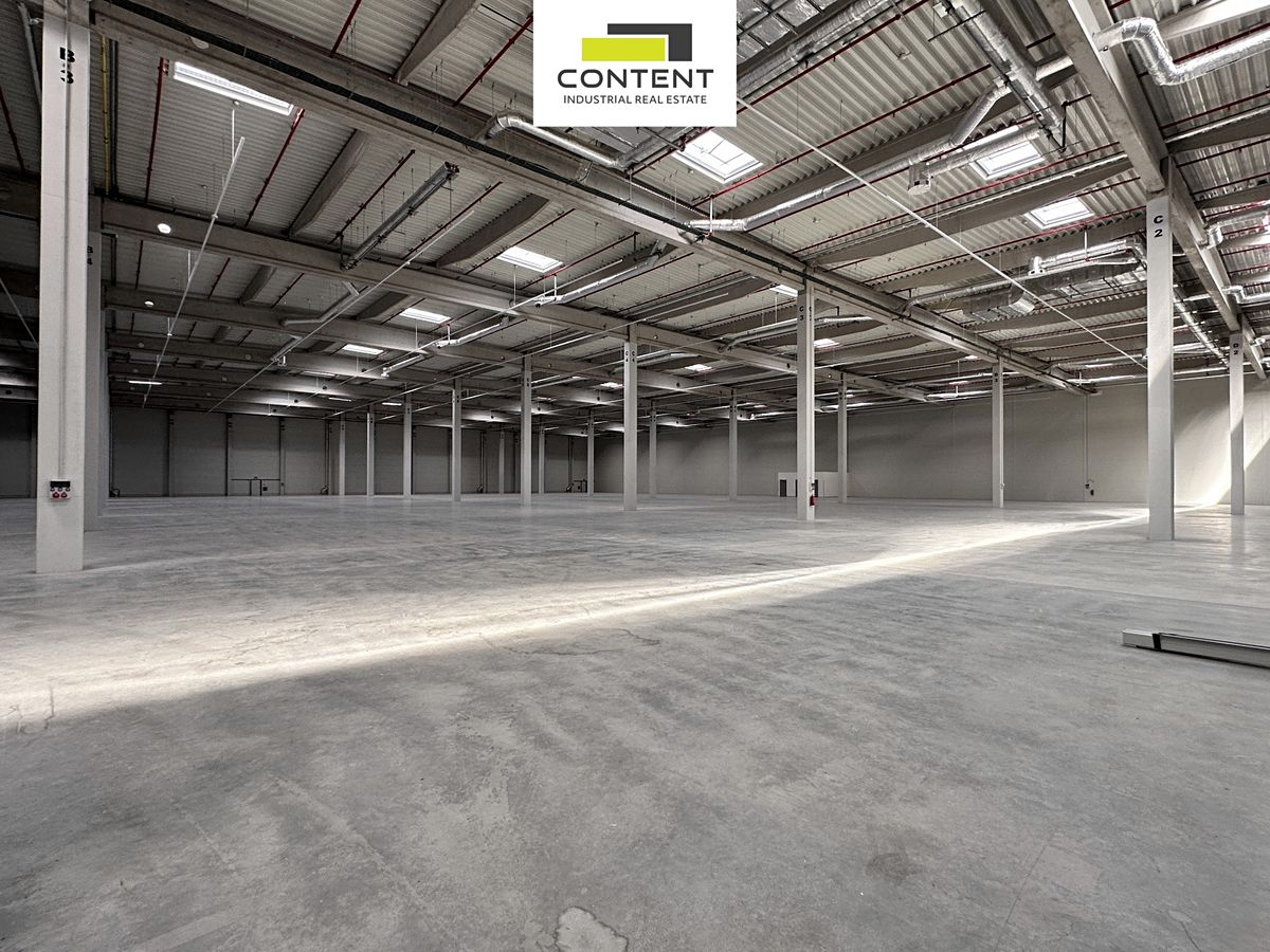 Pronájem skladového prostoru 19825 m²