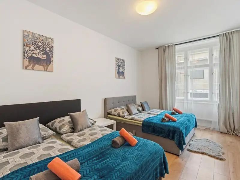 Pronájem bytu 3+1 90 m², Praha – náhled fotky 2