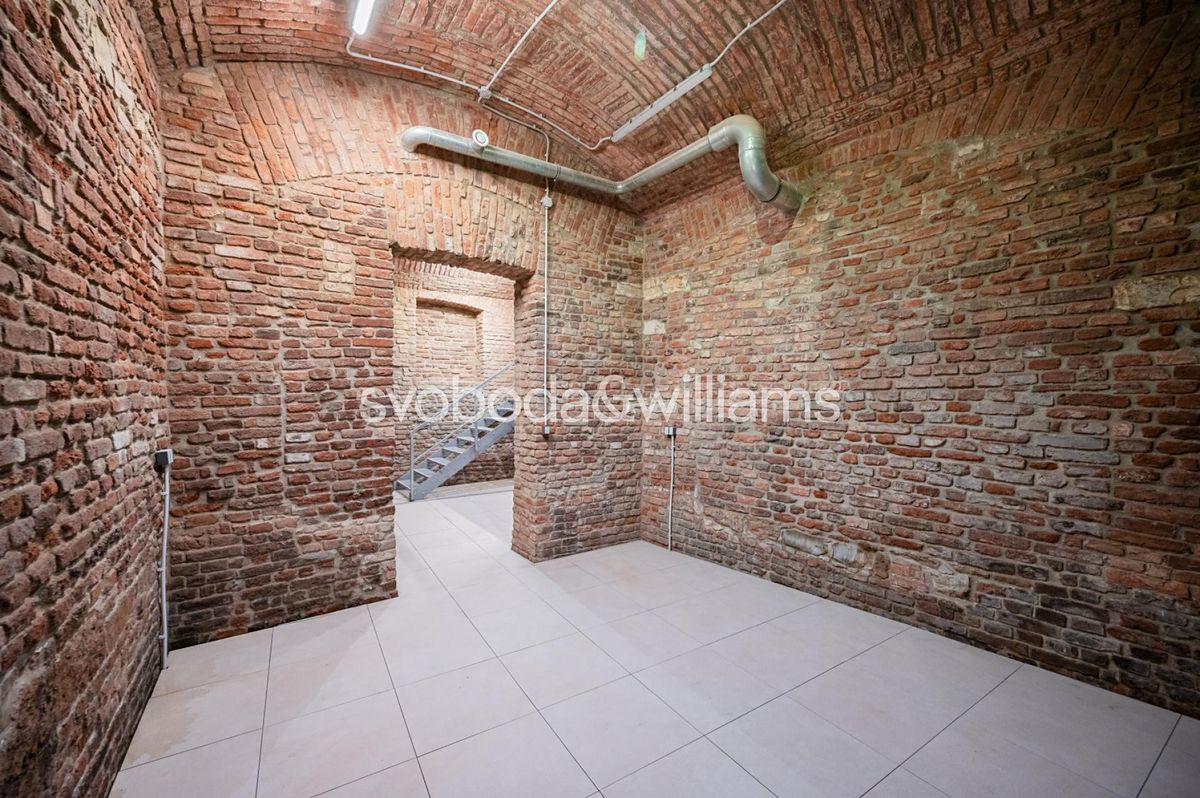 Pronájem obchodního prostoru 33 m² – fotografie 4
