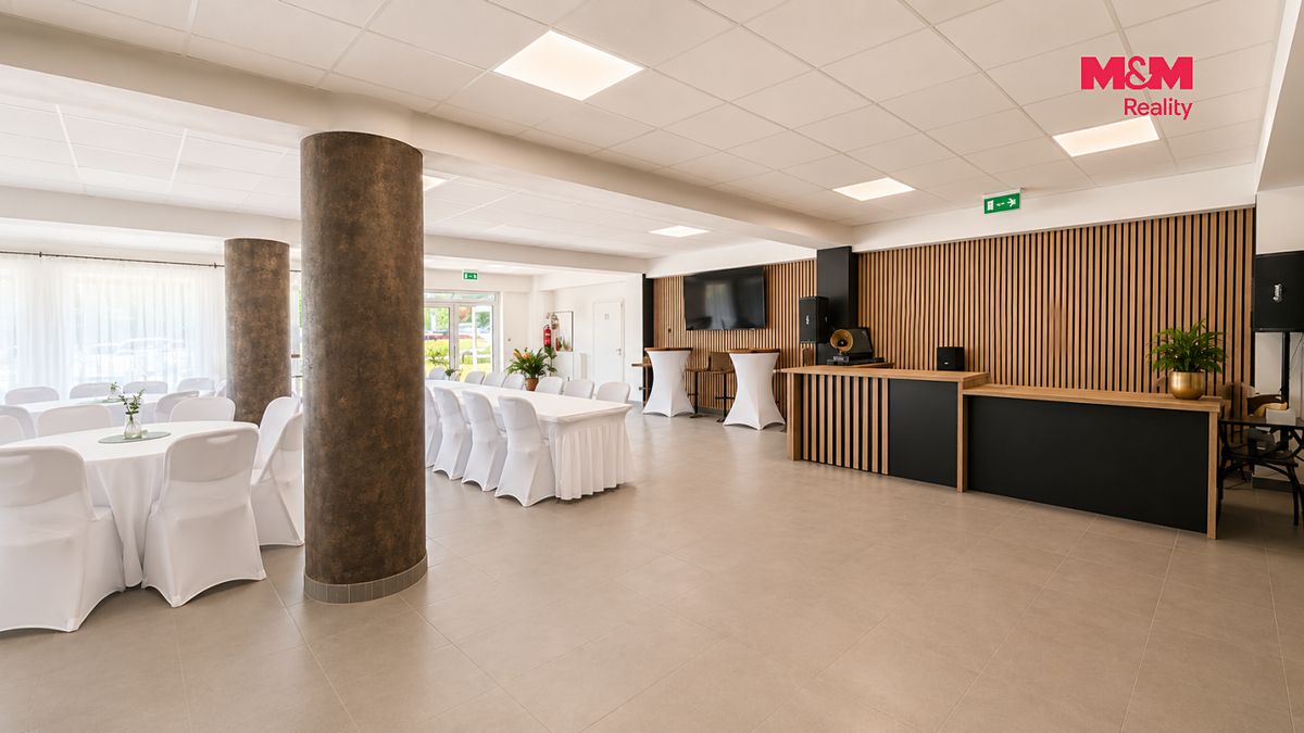 Pronájem obchodního prostoru 210 m² – fotografie 2