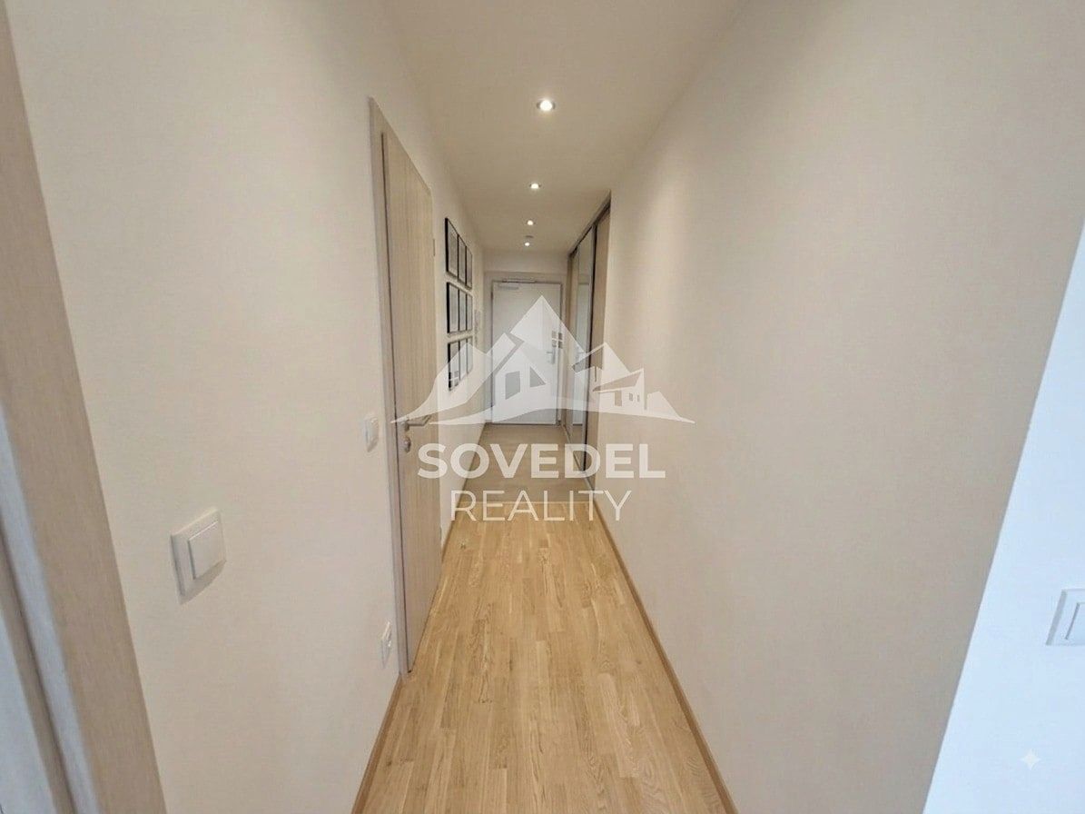 Pronájem bytu 3+kk 101 m² – fotografie 3