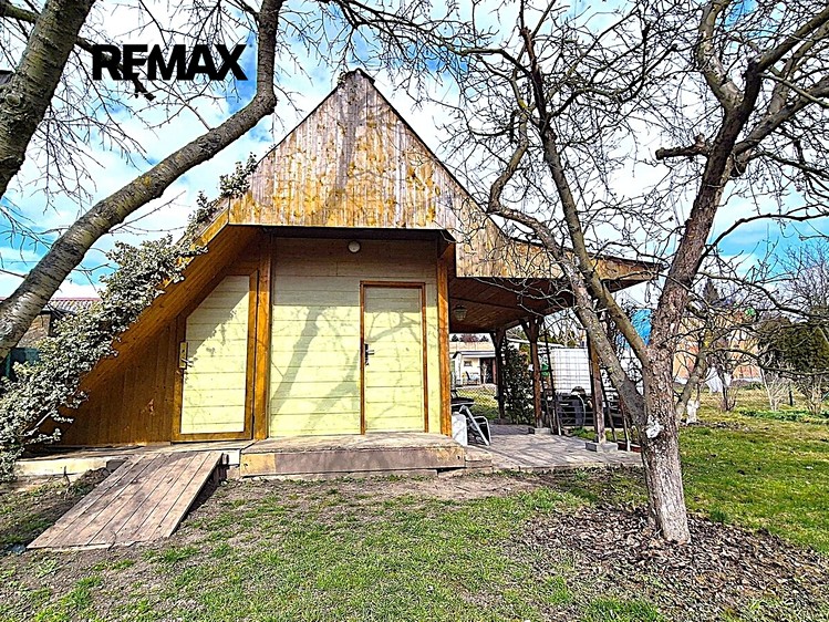 Prodej pozemku, 572 m² (1 z 8)