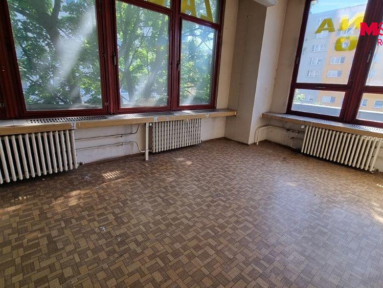 Комерційне приміщення в оренду, 554 м² (6 з 10)