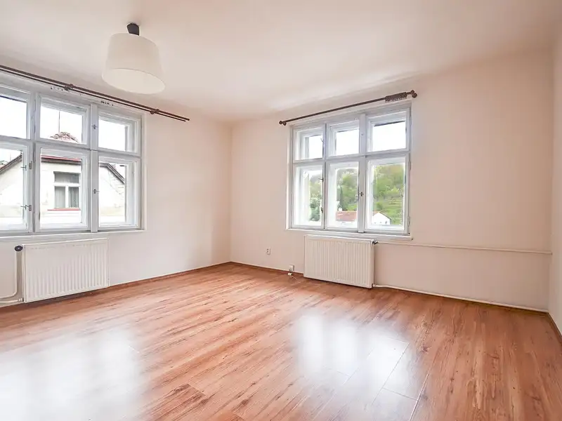 Pronájem bytu 3+1 85 m², Praha – náhled fotky 1