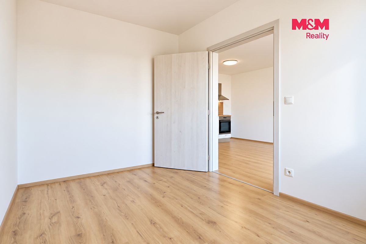 Pronájem bytu 2+kk 37 m² – fotografie 2