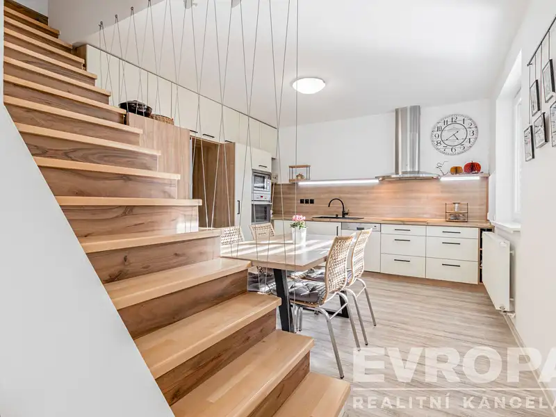 Prodej rodinného domu 104 m², pozemek 174 m², Jihlava – náhled fotky 2