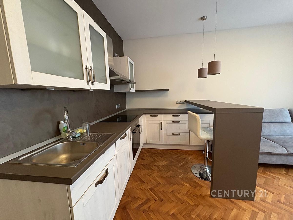 Pronájem bytu 2+kk 51 m² – fotografie 2