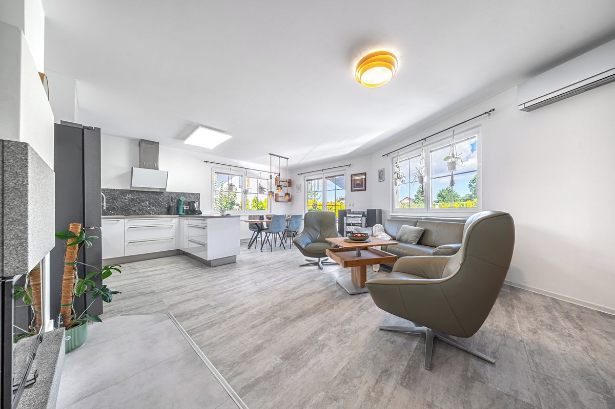 Prodej rodinného domu 110 m², pozemek 1052 m² – fotografie 3