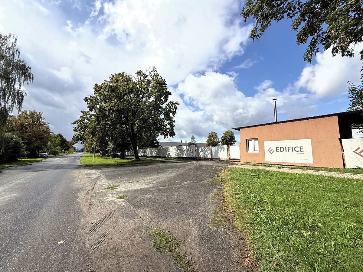 Prodej komerčního pozemku 28306 m²