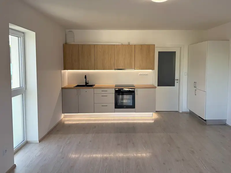 Pronájem bytu 1+kk 46 m², Pelhřimov – náhled fotky 1