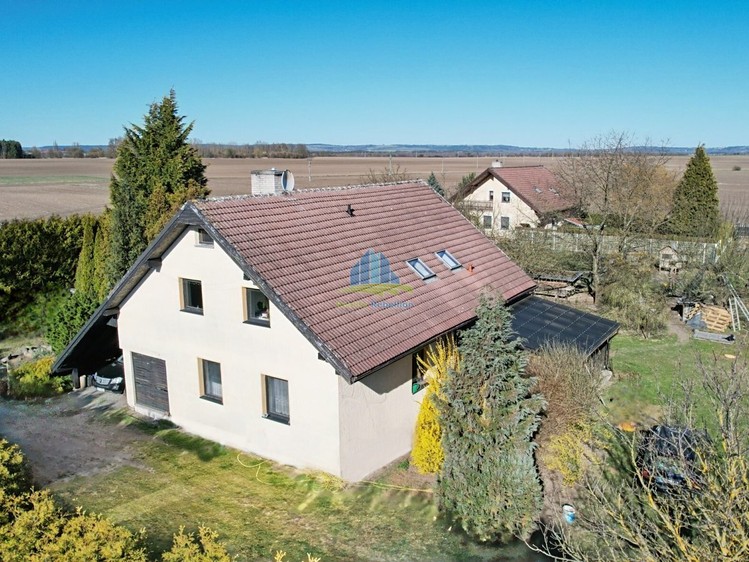 Haus zum Kauf, 195 m² (2 von 21)
