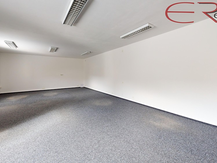 Комерційне приміщення на продаж, 1 800 м² (24 з 27)