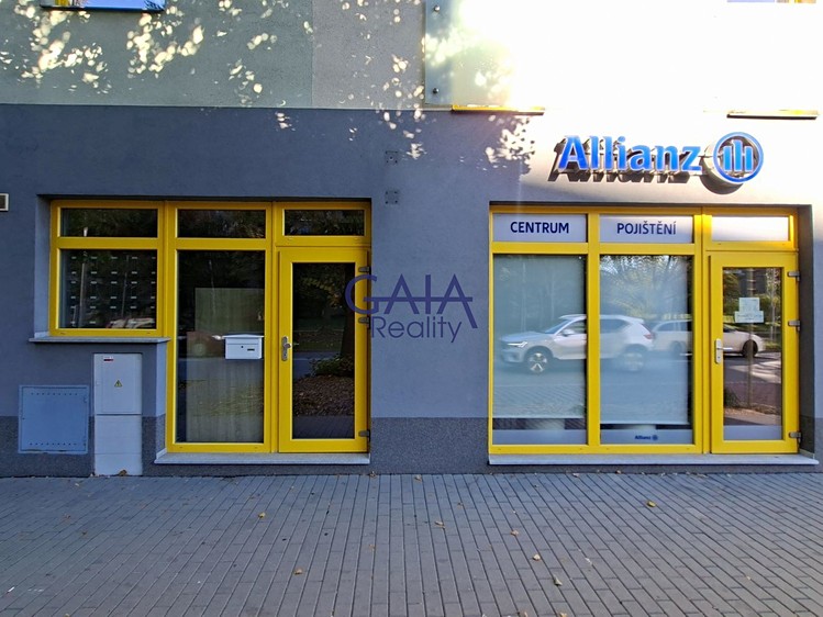 Pronájem komerčního prostoru, 27 m² (1 z 7)