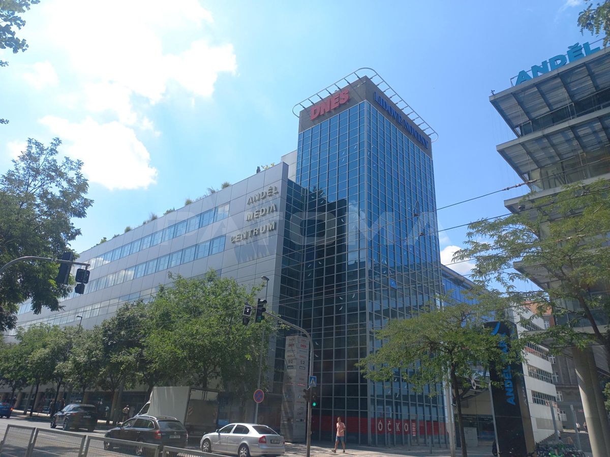 Pronájem kanceláře 1050 m² – fotografie 2