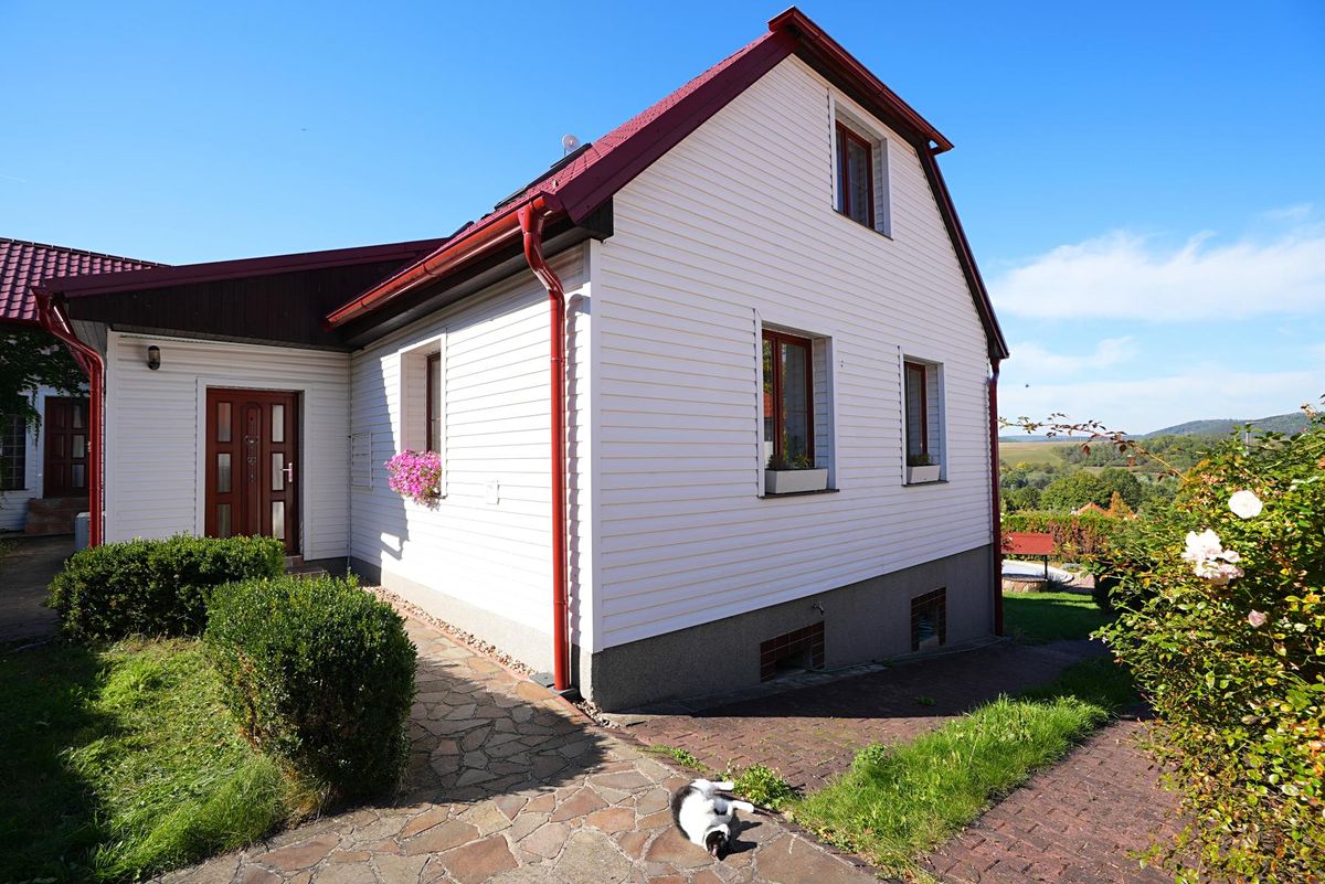 Pronájem rodinného domu 160 m², pozemek 1135 m²