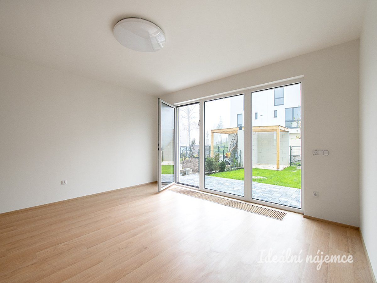 Pronájem bytu 4+kk 107 m²