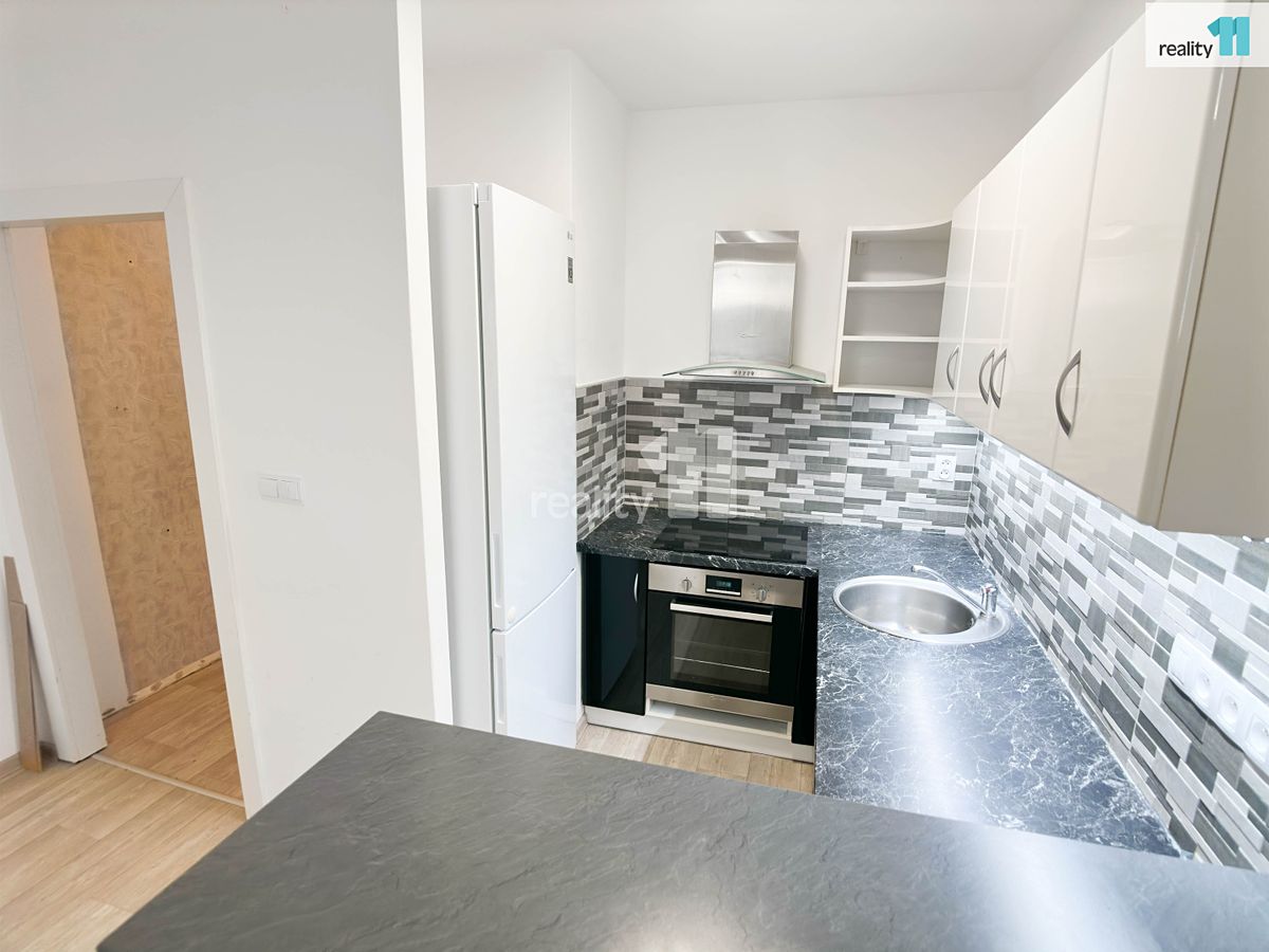 Pronájem bytu 2+kk 38 m² – fotografie 4