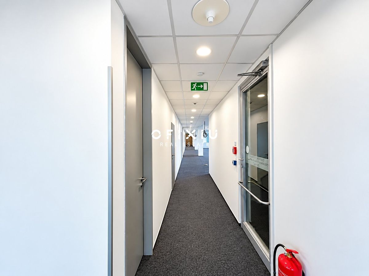 Pronájem kanceláře 168 m² – fotografie 5