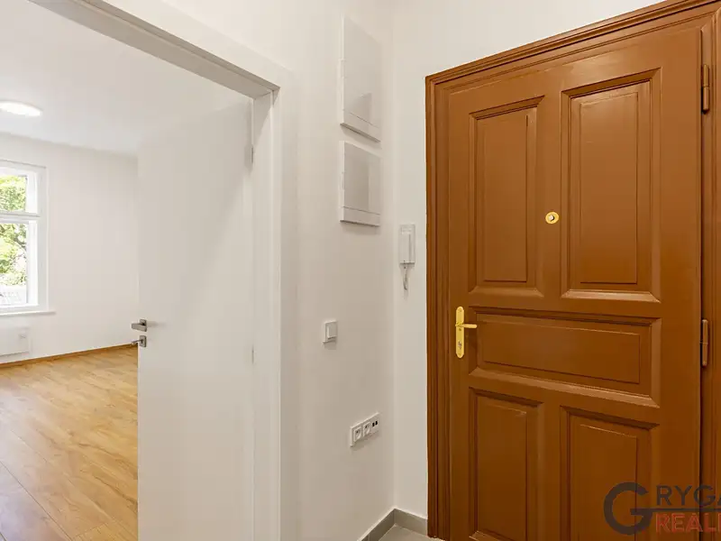 Prodej bytu 1+1 49 m², Praha – náhled fotky 3