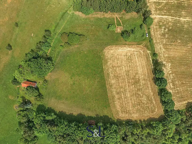 Prodej stavebního pozemku 3160 m², Svojkov – náhled fotky 3