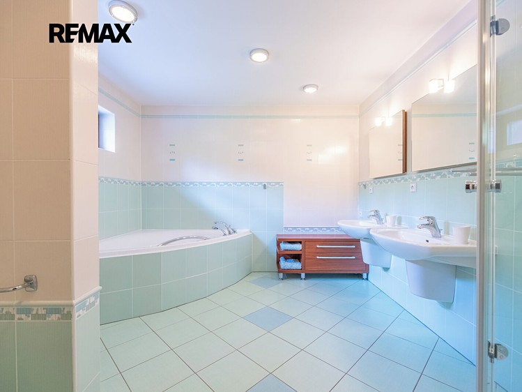 Будинок на продаж, 325 м² (17 з 35)