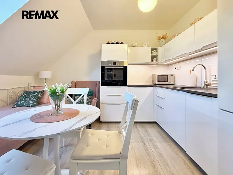 Prodej bytu 1+1 v osobním vlastnictví 53 m², Praha 6 - Ruzyně