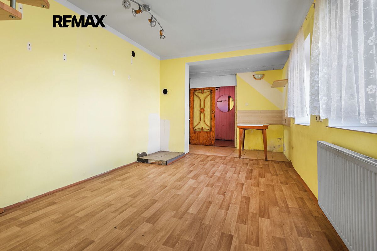 Prodej rodinného domu 166 m², pozemek 671 m² – fotografie 3