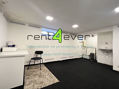 Pronájem skladového prostoru 30 m²