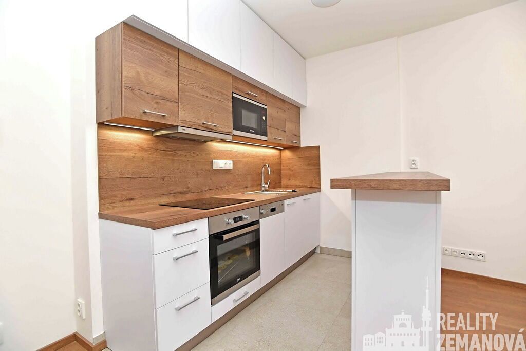 Pronájem bytu 1+kk 30 m²