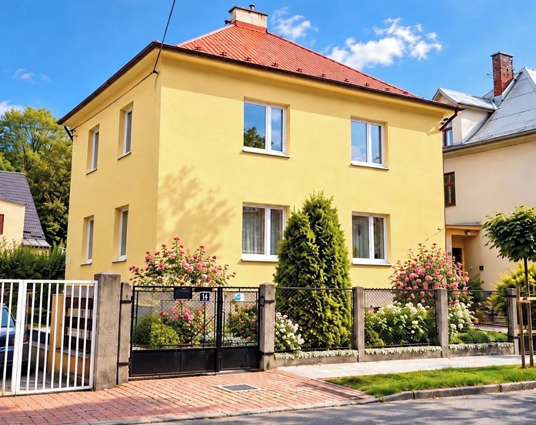 Prodej vícegeneračního domu 350 m², pozemek 636 m²