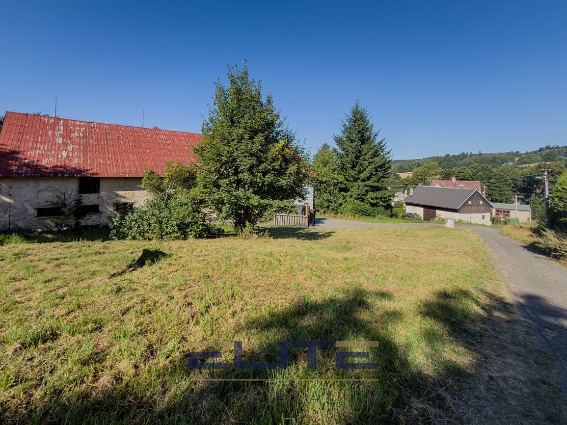 Prodej stavebního pozemku 1042 m² – fotografie 3