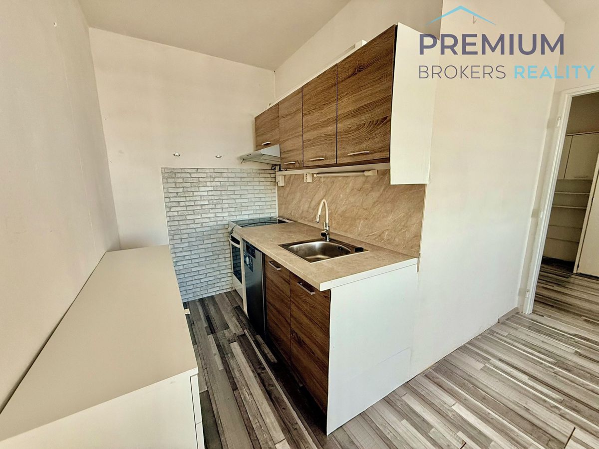 Pronájem bytu 2+kk 40 m² – fotografie 3