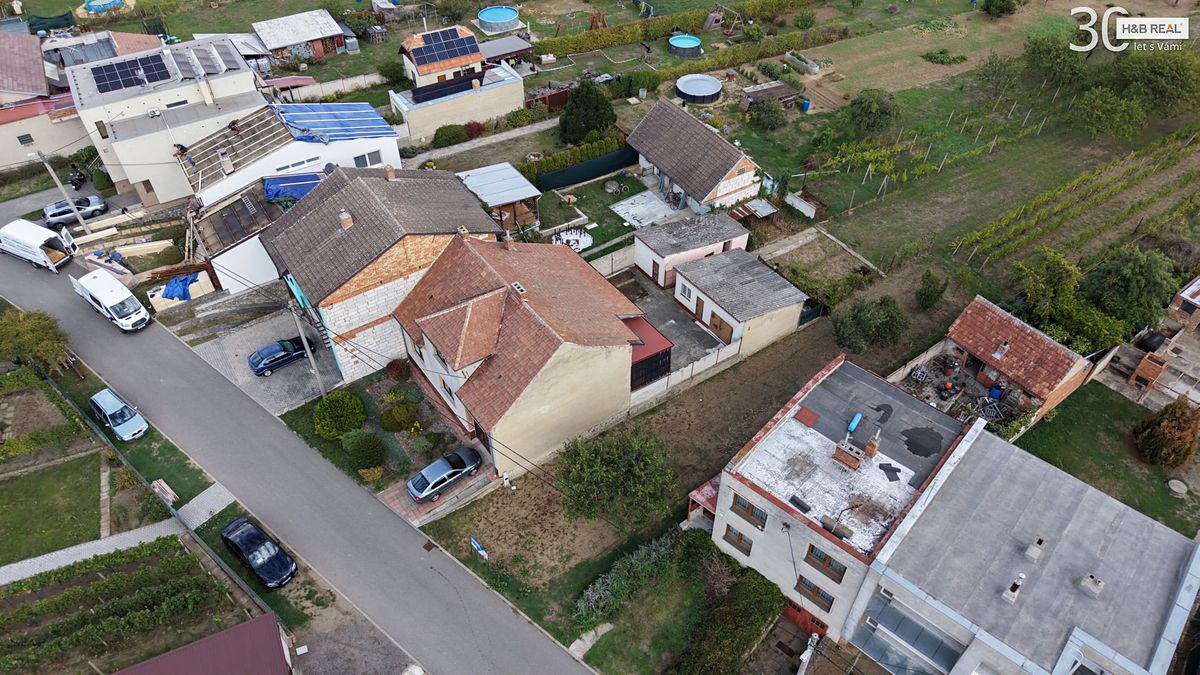 Prodej rodinného domu 180 m², pozemek 1822 m² – fotografie 3