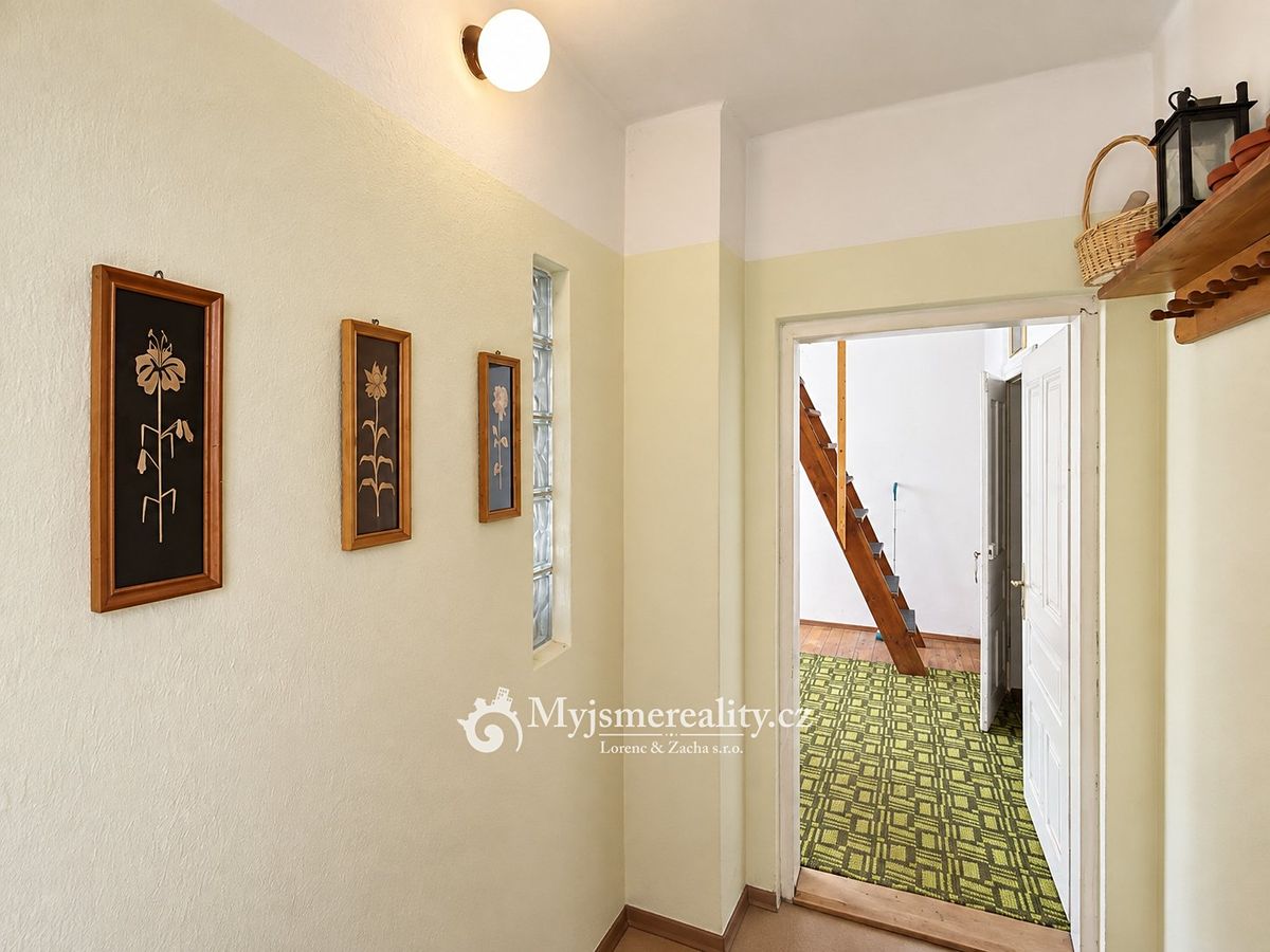 Prodej rodinného domu 208 m², pozemek 1050 m² – fotografie 5