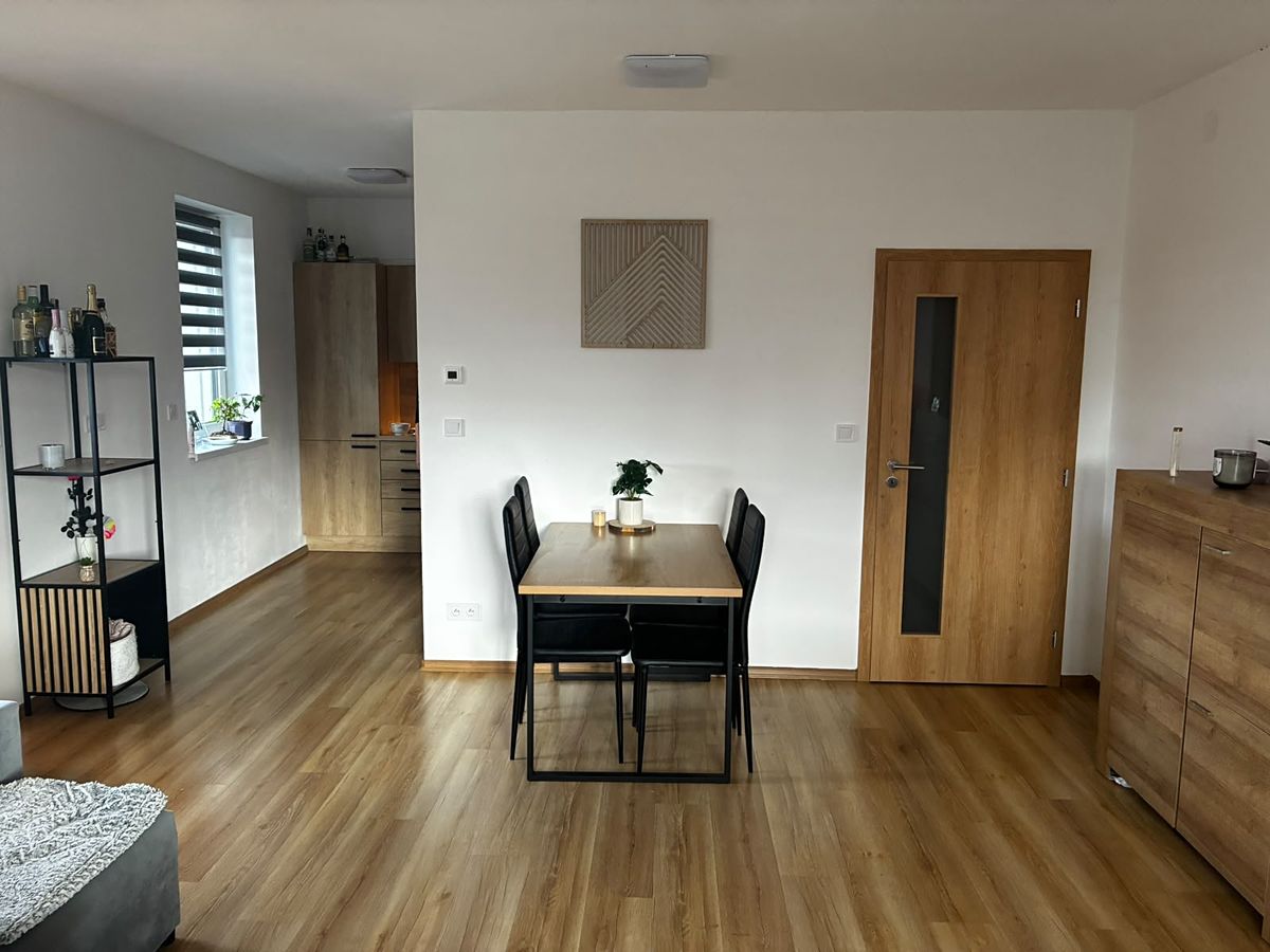 Pronájem bytu 2+kk 65 m² – fotografie 2