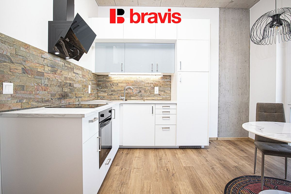 Pronájem bytu 1+kk 35 m² – fotografie 3