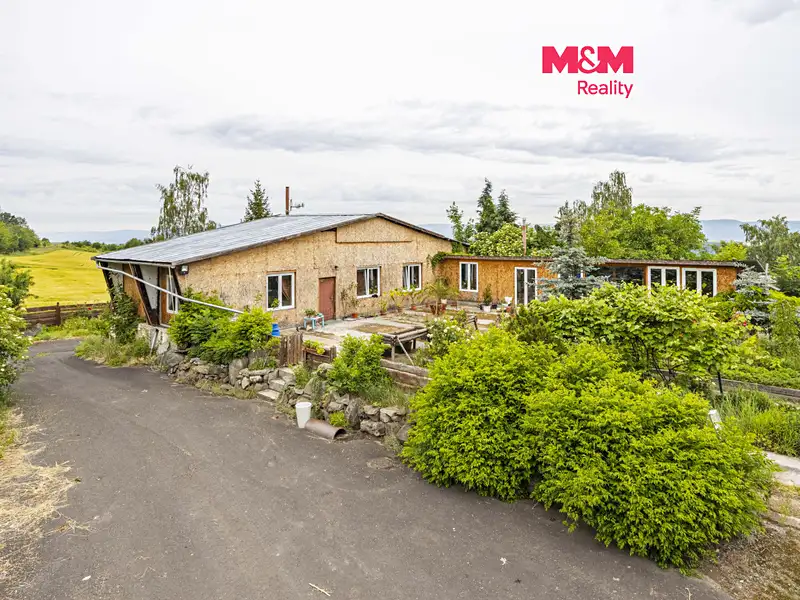 Prodej zemědělské usedlosti 3835 m², pozemek 18052 m², Žalany – náhled fotky 1