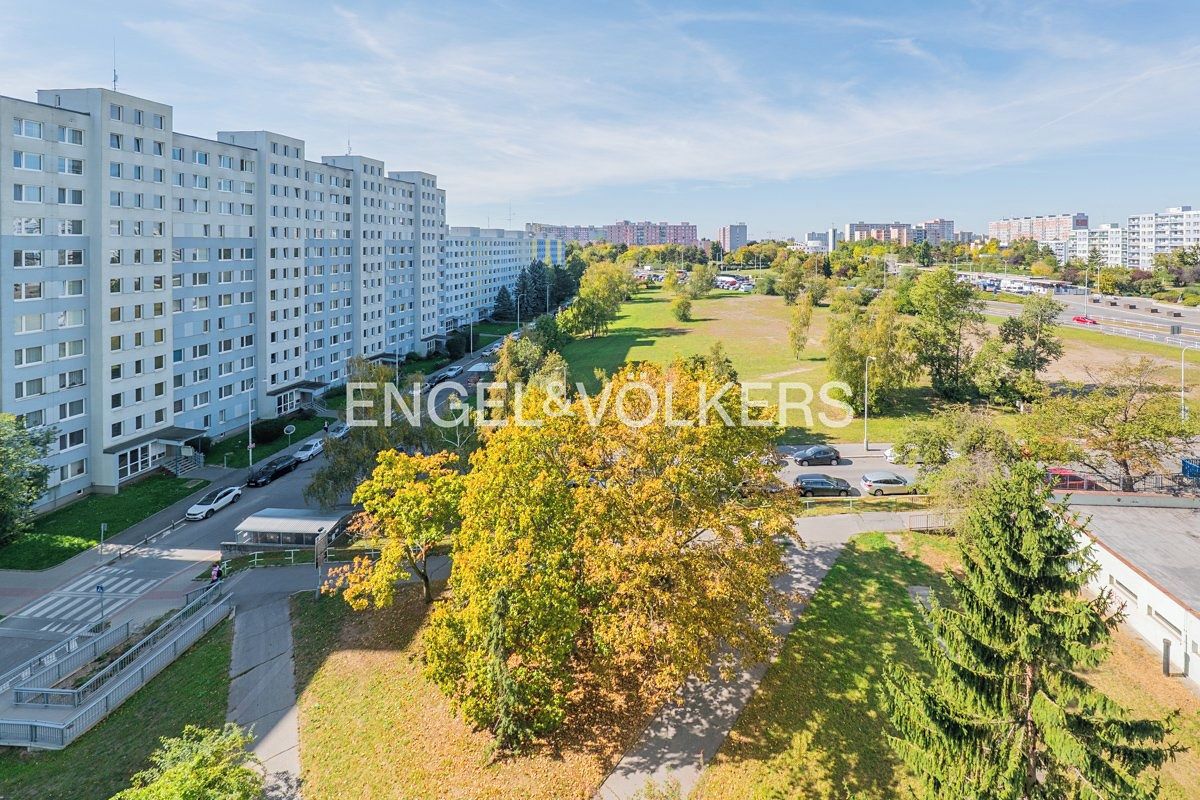 Pronájem bytu 2+kk 43 m² – fotografie 3