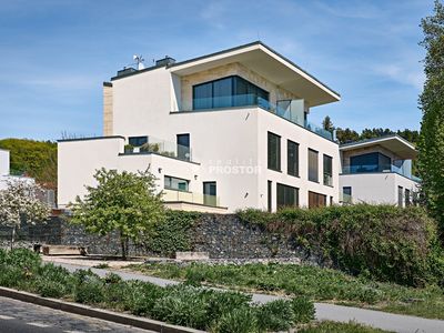 Pronájem rodinného domu 433 m², pozemek 454 m²