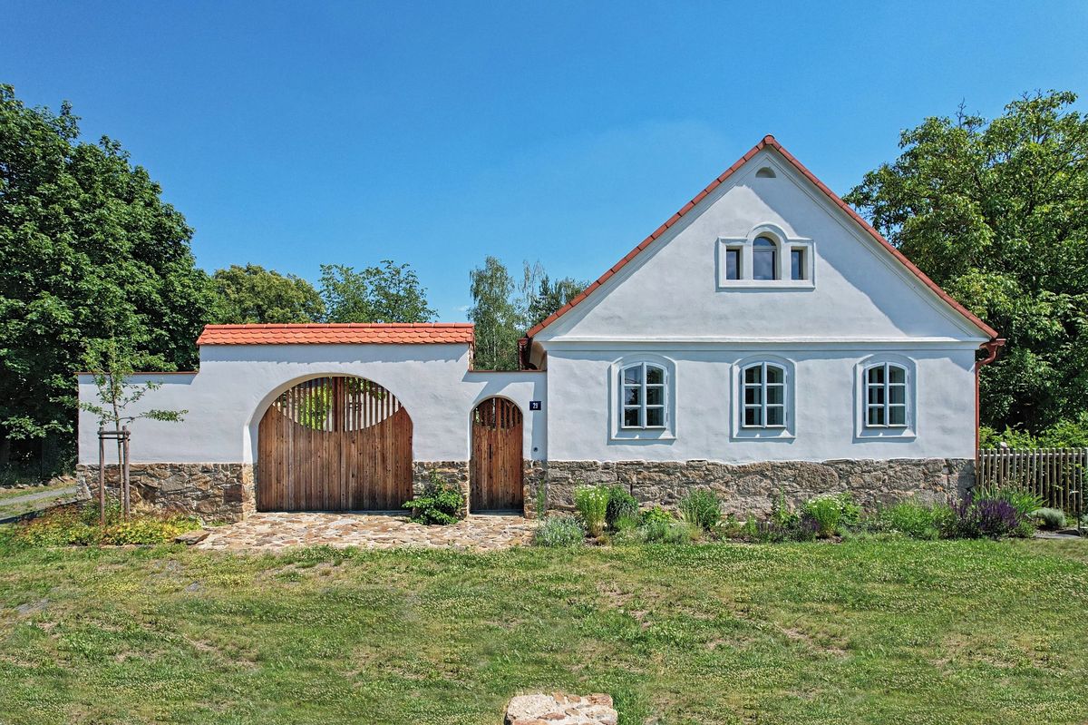 Prodej památky 189 m², pozemek 3363 m², Stříbro – fotka 1 z 3